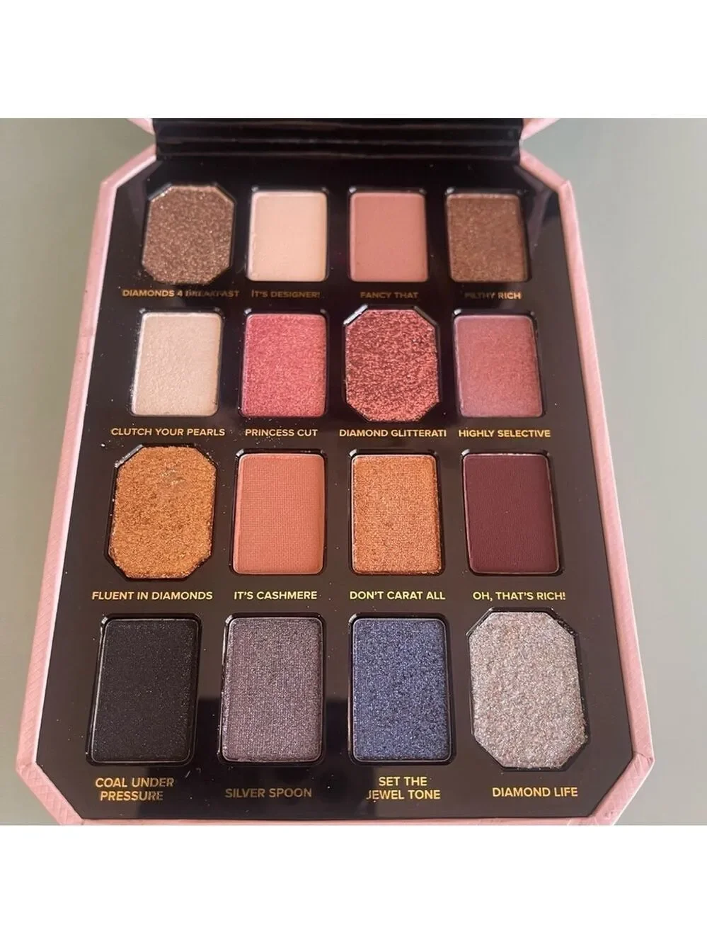 TOO FACED PRETTY RICH DIAMOND LIGHT EYE SHADOW PALETTE LIMITED EDITION - Picture 4 of 6